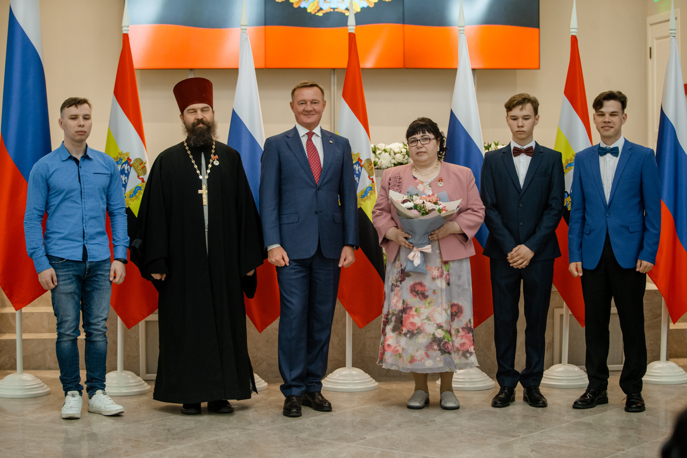 Супруга губернатора. Вручая награды многодетным семьям, губернатор Кубани. Награждение многодетных семей в Ярославле 2022.